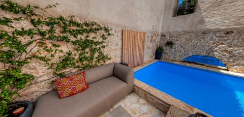 Balcony/Terrace, Swimming pool