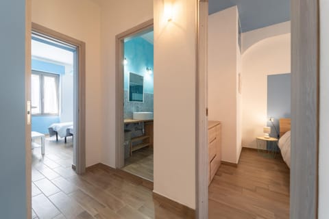 Bed, Bathroom, TV and multimedia, Living room, Photo of the whole room, Seating area, Bedroom