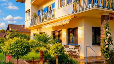 Property building, Spring, Garden, Balcony/Terrace, Garden view