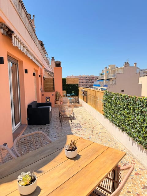 Patio, Day, View (from property/room), Balcony/Terrace, Seating area, Dining area