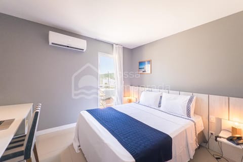 Bed, Photo of the whole room, Seating area, Bedroom, air conditioner