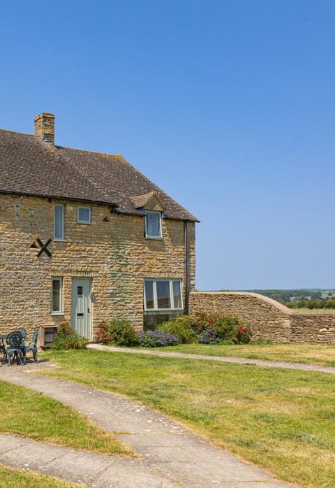 Property building, Day, Garden