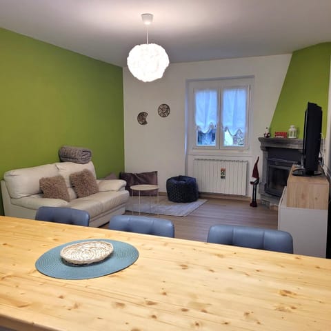 Casa Gioia Family Mountain Lake Iseo Hospitality Apartment in Province of Brescia