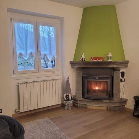 Casa Gioia Family Mountain Lake Iseo Hospitality Apartment in Province of Brescia