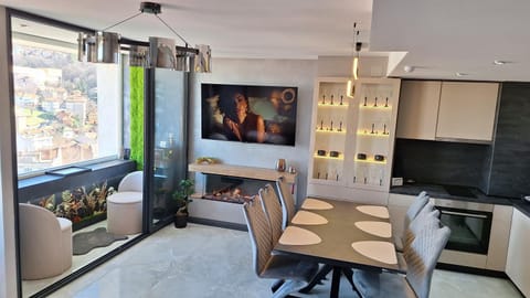 Communal lounge/ TV room, Kitchen or kitchenette, Dining area