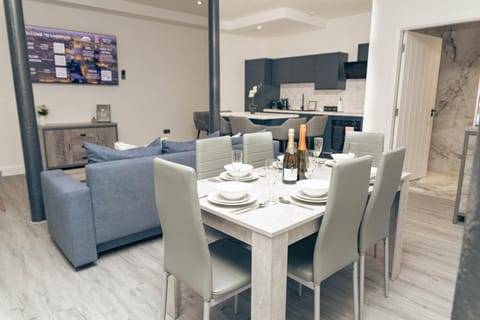 TV and multimedia, Living room, Dining area