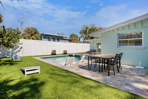 Oceanside Retreat House in Siesta Key