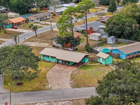 A Wave From It All: 3BR Spacious Home Retreat House in Fort Walton Beach