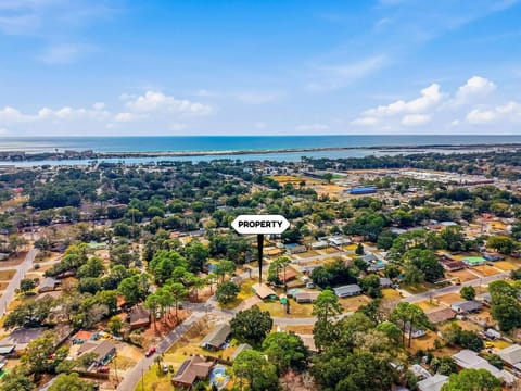 A Wave From It All: 3BR Spacious Home Retreat House in Fort Walton Beach