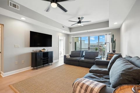 New 2 Bed 2 Bath Condo with Pool at BMS Apartment in Bristol