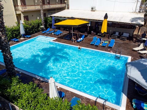 Day, Pool view, Swimming pool, sunbed