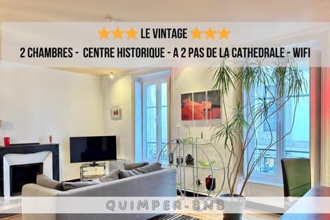 TV and multimedia, Living room, Seating area, City view
