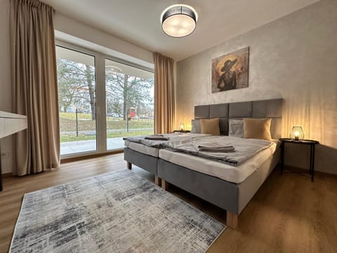 Photo of the whole room, Bedroom