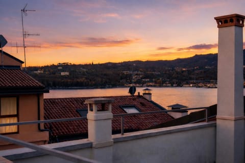 Natural landscape, Solarium, Balcony/Terrace, Lake view, Mountain view, Sunset
