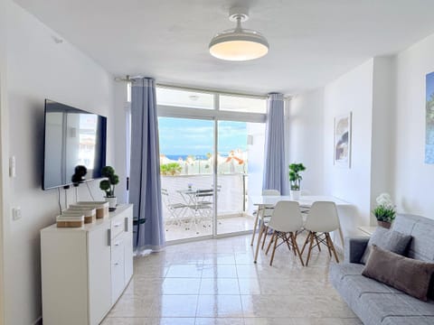 TV and multimedia, Living room, Dining area, Sea view