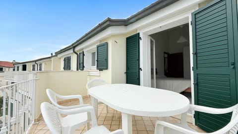 P076 - Porto Recanati, comodo trilocale con terrazzo e lavatrice Apartment in Porto Recanati