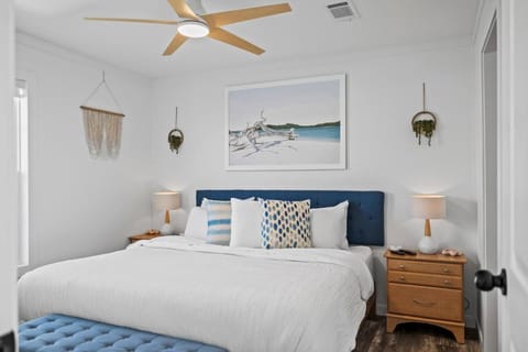 Seascape Casita Gulf Access Kayaks and Bikes House in St James City