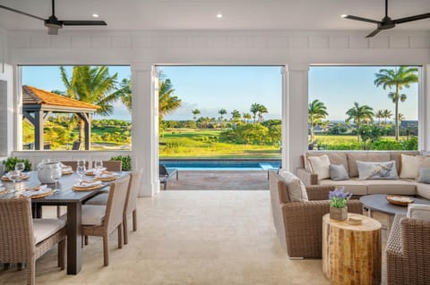 Patio, Natural landscape, Balcony/Terrace, Seating area, Dining area, Pool view
