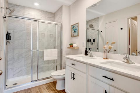 Cozy Beach Retreat Sleeps 10 and Pet Friendly House in Palm Coast