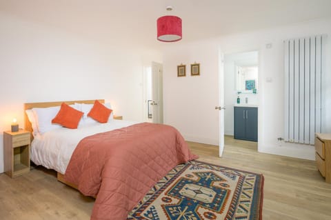 Beautiful Apartment & Garden Central Cheltenham Apartment in Cheltenham