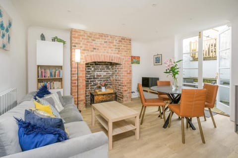 Beautiful Apartment & Garden Central Cheltenham Apartment in Cheltenham