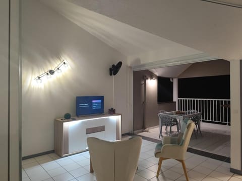 Communal lounge/ TV room