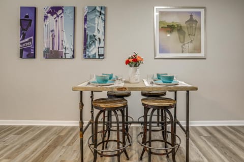 1 Mi to Tiger Stadium Sleek University South Gem! House in Baton Rouge