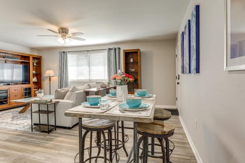 1 Mi to Tiger Stadium Sleek University South Gem! House in Baton Rouge