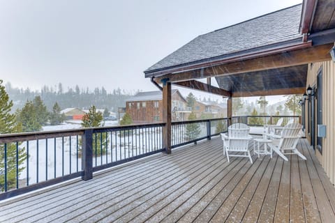 Ride-InandRide-Out Grand Lake Hub Near Lakes and RMNP House in Rocky Mountain National Park
