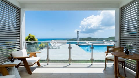 Balcony/Terrace, Pool view, Sea view