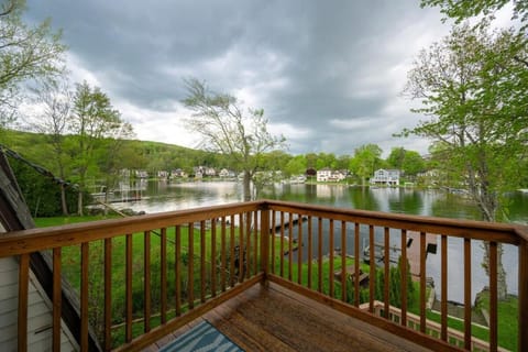 Waterfront Cottage at Highland Lake with Dock House in Winchester