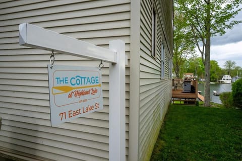 Waterfront Cottage at Highland Lake with Dock House in Winchester