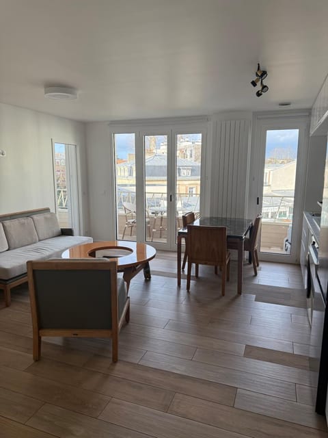 Newly renovated apartment in Neuilly-sur-Seine Apartment in Levallois-Perret