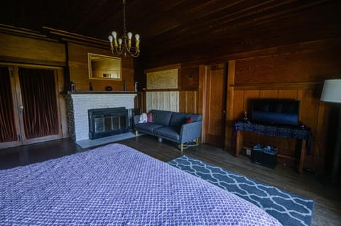 Seating area, Bedroom