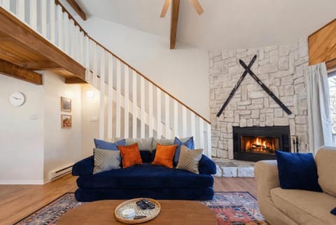 Winter, Living room, Decorative detail, Seating area, fireplace