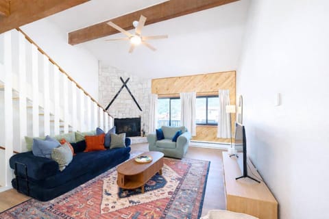 Large Groups | In Town - Walk to Slopes and Shops House in Red River