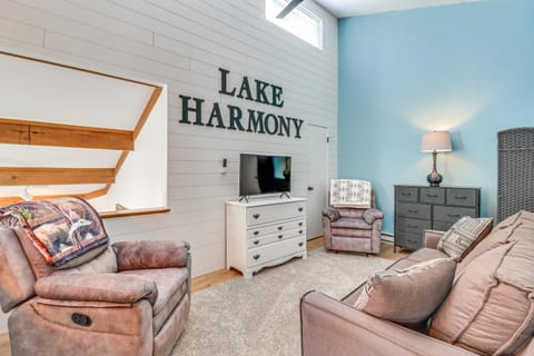 1 Mi to Big Boulder Mountain Townhome with Grill House in Tunkhannock Township