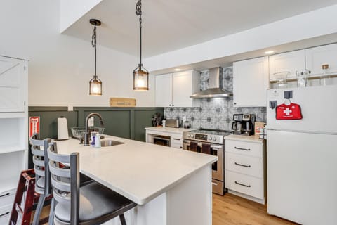 1 Mi to Big Boulder Mountain Townhome with Grill House in Tunkhannock Township