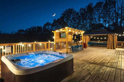 Resort-Style Pool Hot Tub Loft Game Room House in Tunkhannock Township