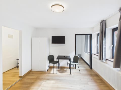 TV and multimedia, Dining area, heating, internet, wardrobe