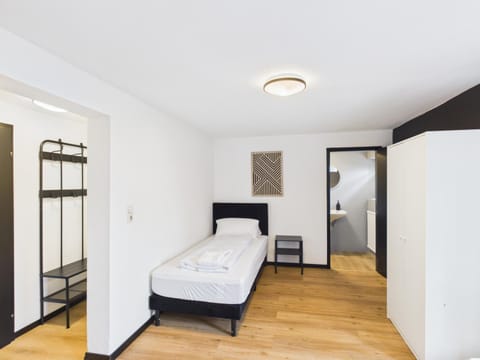 Bed, Photo of the whole room, Bedroom, heating, internet, towels, wardrobe