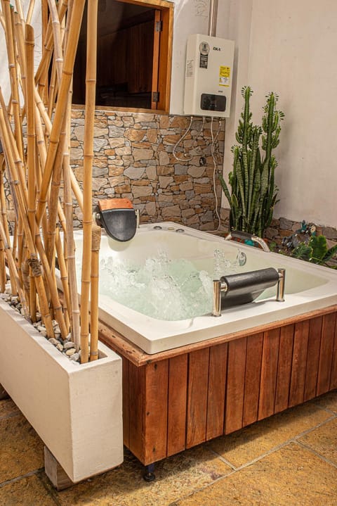 Hot Tub, Hot Tub