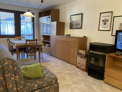 Communal lounge/ TV room, Living room