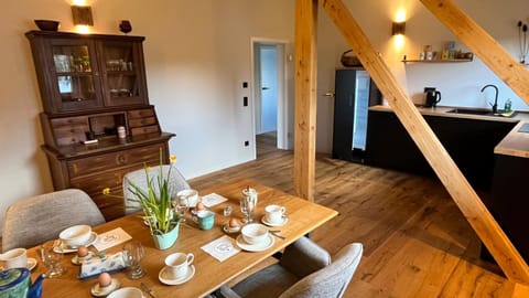 Dining area, kitchen