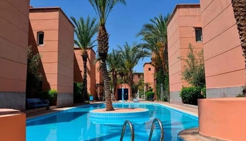 Hot Tub, Swimming pool
