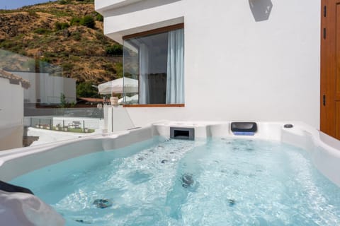 Property building, Hot Tub