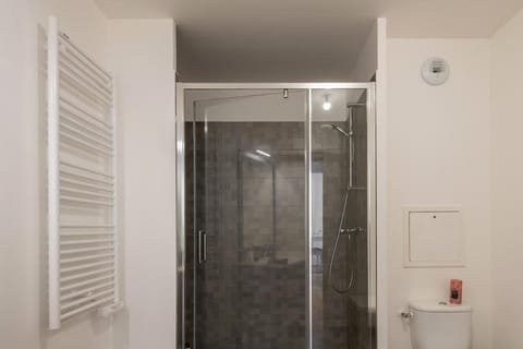 Nice 2-bedroom apartment - Pantin - near Paris Apartment in Aubervilliers