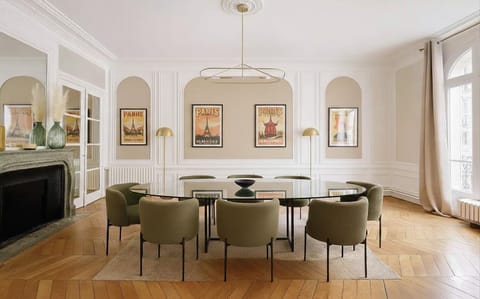 Superbe Appartements Tour Eiffel View Champs de Mars Apartment in Paris