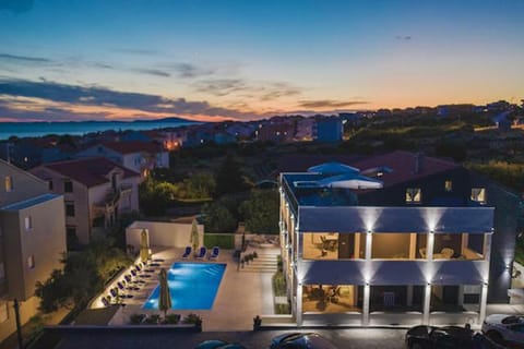 Property building, Bird's eye view