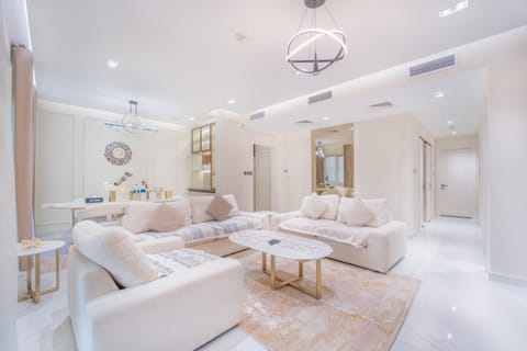 Living room, Seating area, Diving